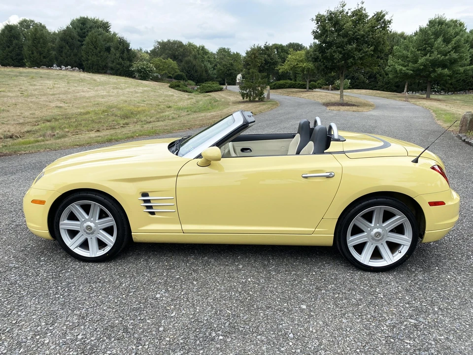 2005 Chrysler Crossfire - Image 5 of 31