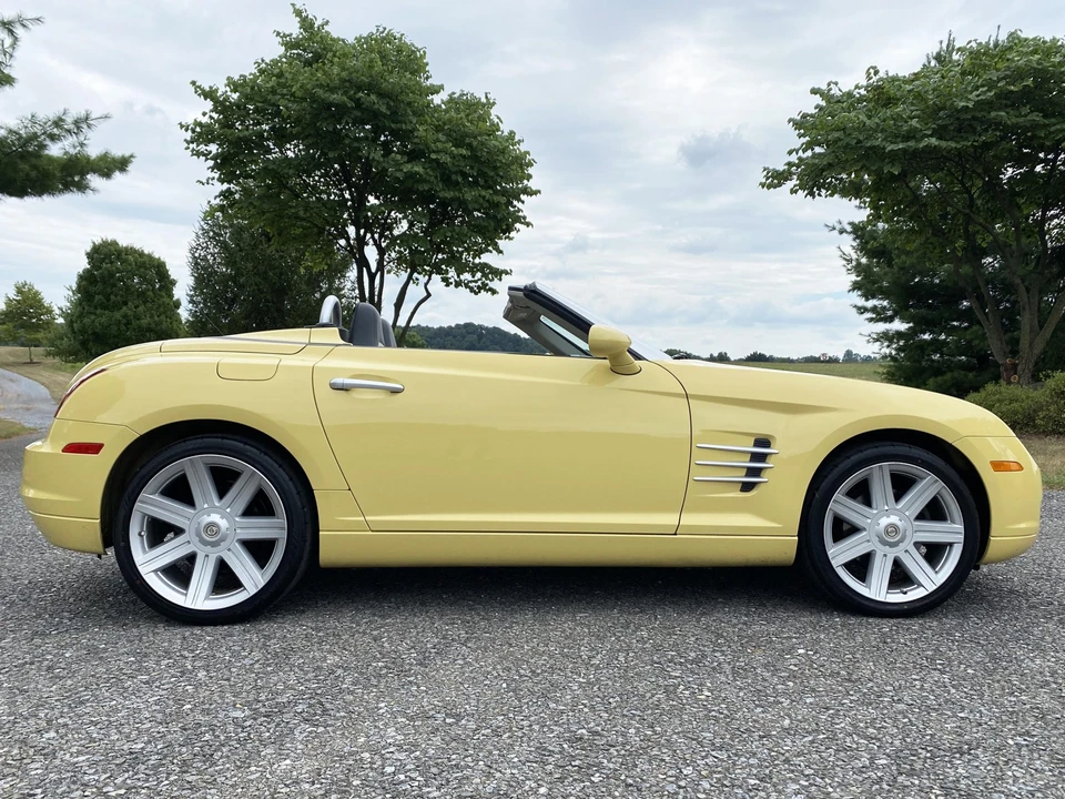 2005 Chrysler Crossfire - Image 12 of 31