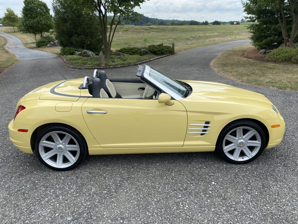 2005 Chrysler Crossfire - Image 11 of 31
