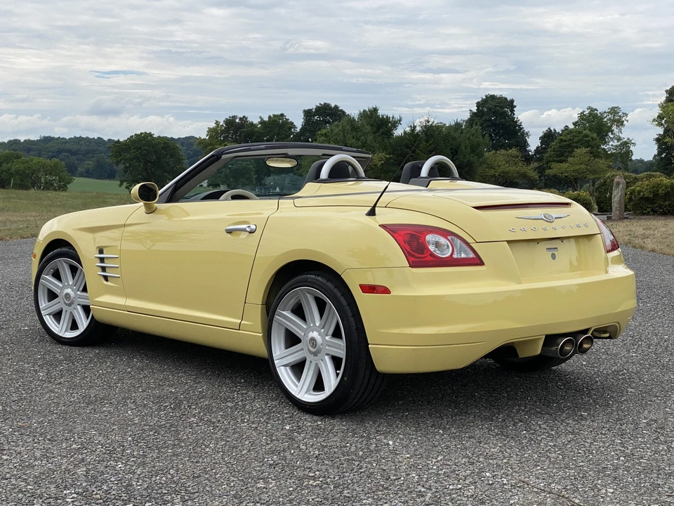 2005 Chrysler Crossfire - Image 8 of 31