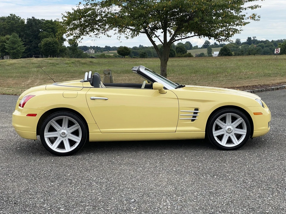 2005 Chrysler Crossfire - Image 13 of 31