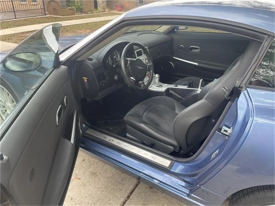 2005 Chrysler Crossfire - Image 16 of 29