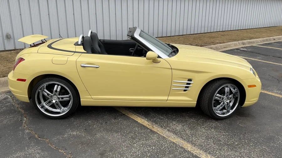 2005 Chrysler Crossfire - Image 13 of 14