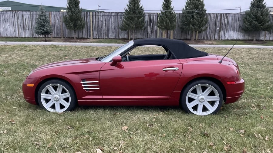 2005 Chrysler Crossfire - Image 5 of 10