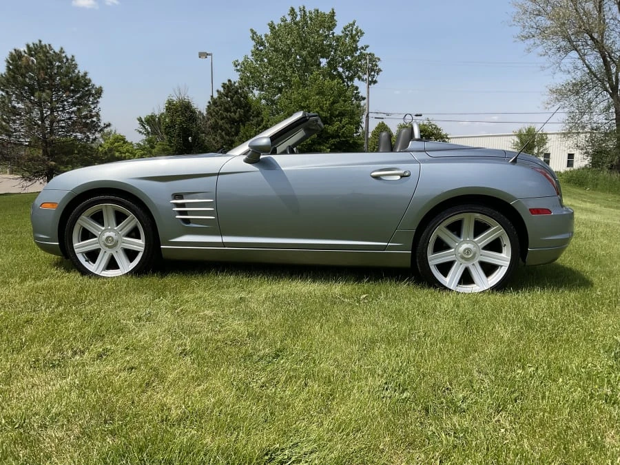 2005 Chrysler Crossfire - Image 2 of 13