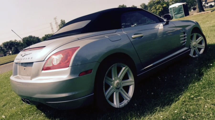 2005 Chrysler Crossfire - Image 4 of 4