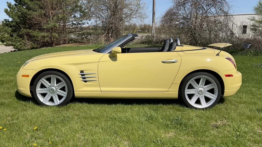 2005 Chrysler Crossfire - Image 2 of 12