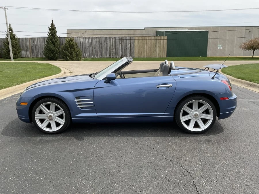 2005 Chrysler Crossfire - Image 2 of 13