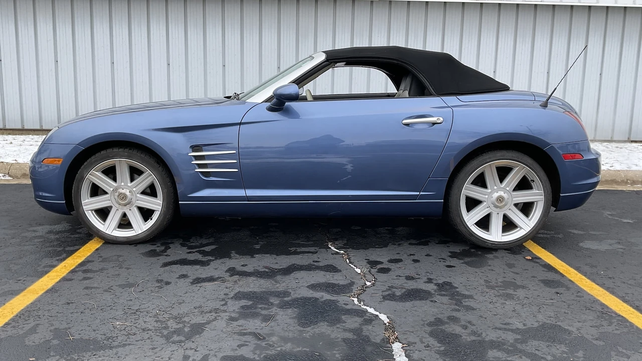 2005 Chrysler Crossfire - Image 2 of 12