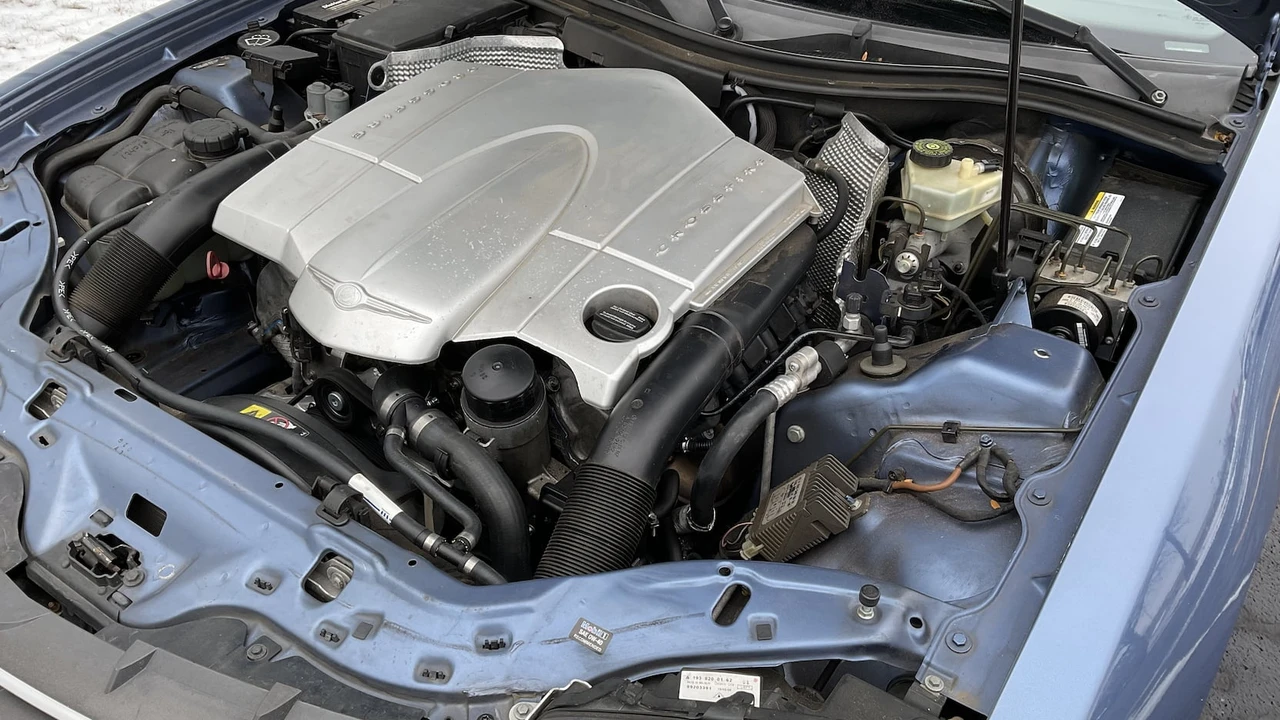 2005 Chrysler Crossfire - Image 8 of 12