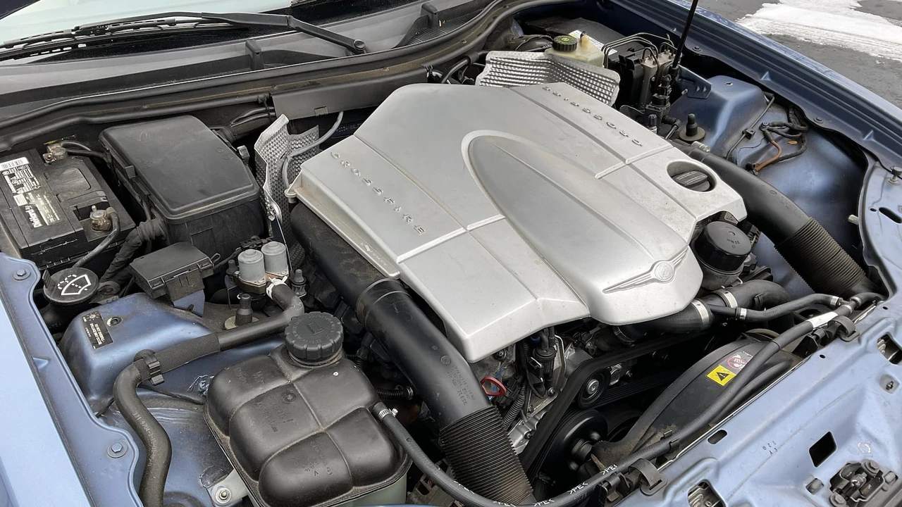 2005 Chrysler Crossfire - Image 9 of 12