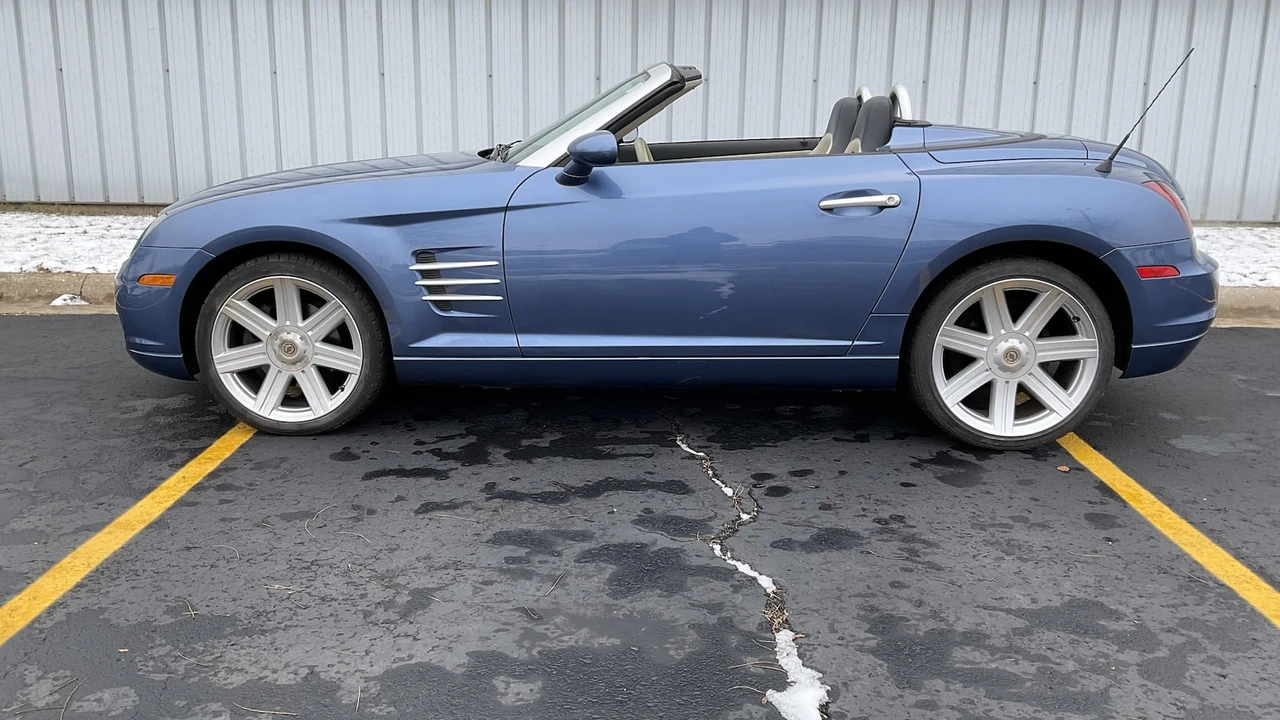 2005 Chrysler Crossfire - Image 11 of 12