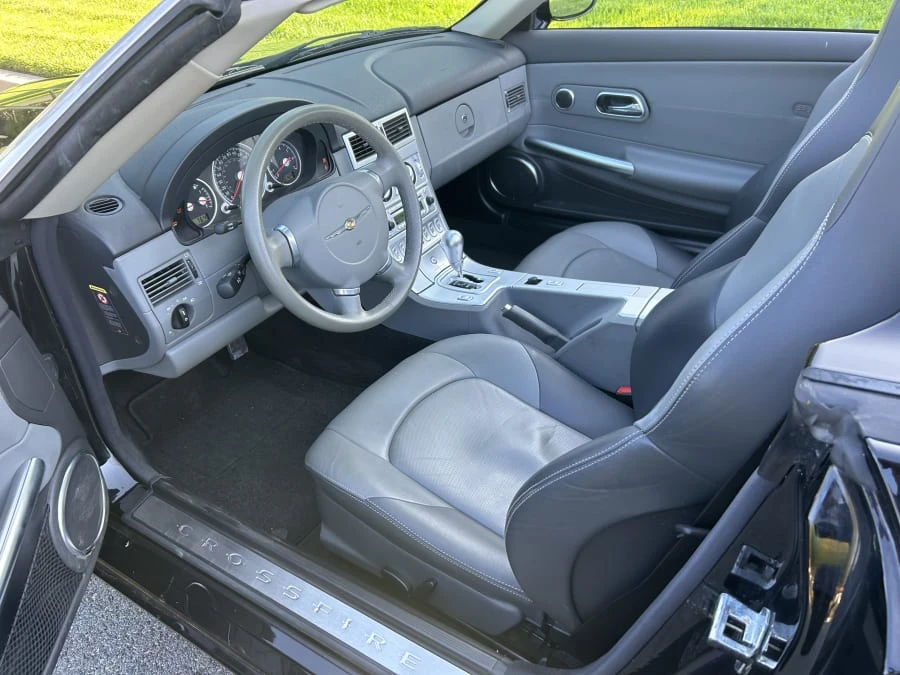 2005 Chrysler Crossfire - Image 7 of 11