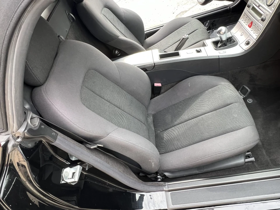 2005 Chrysler Crossfire - Image 30 of 31