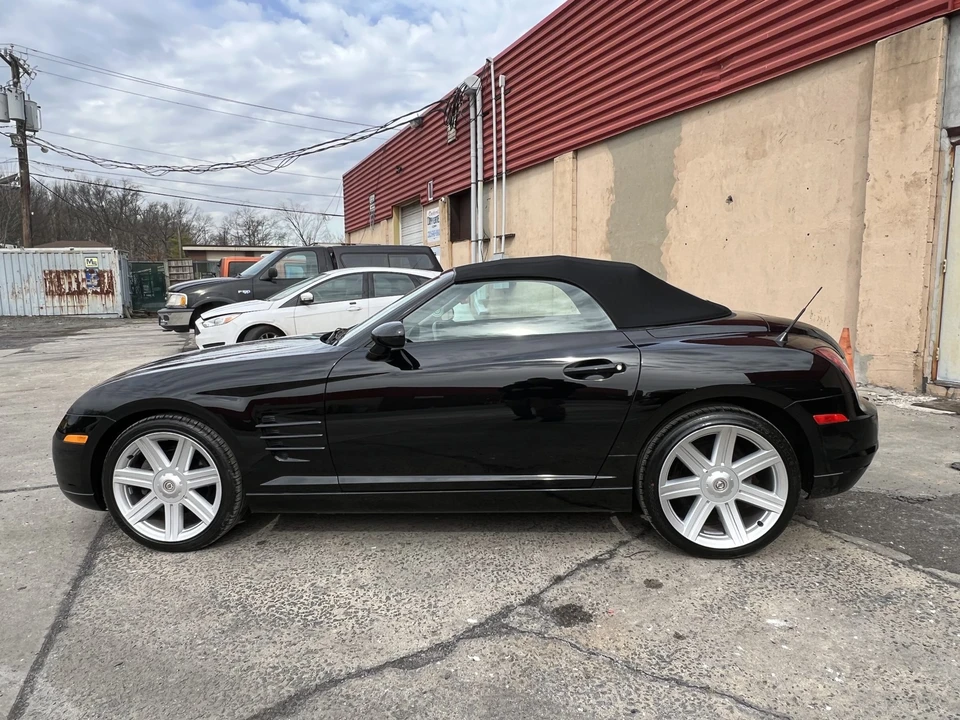 2005 Chrysler Crossfire - Image 3 of 31