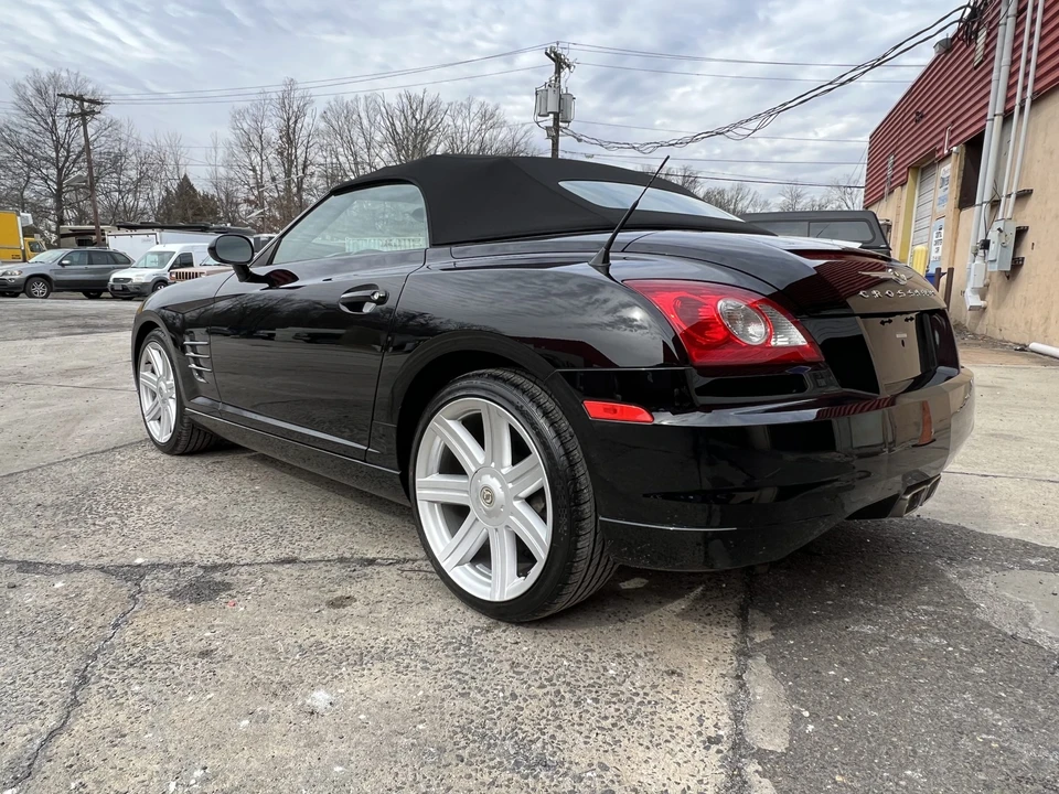 2005 Chrysler Crossfire - Image 4 of 31