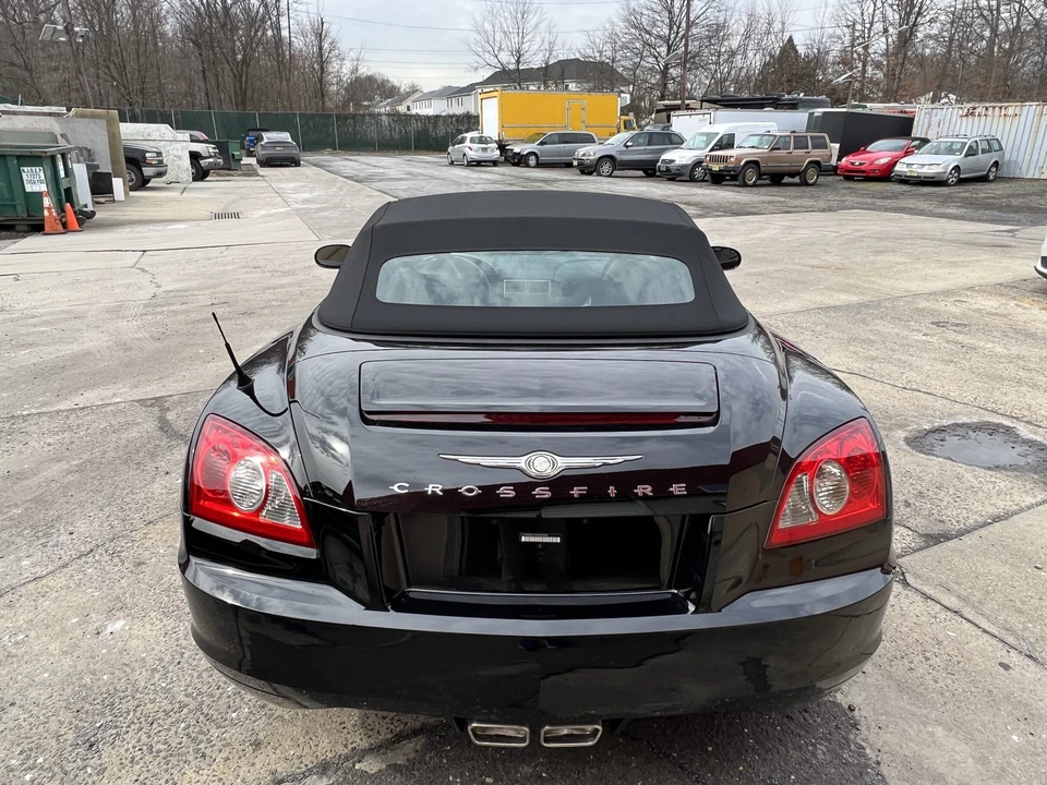 2005 Chrysler Crossfire - Image 5 of 31