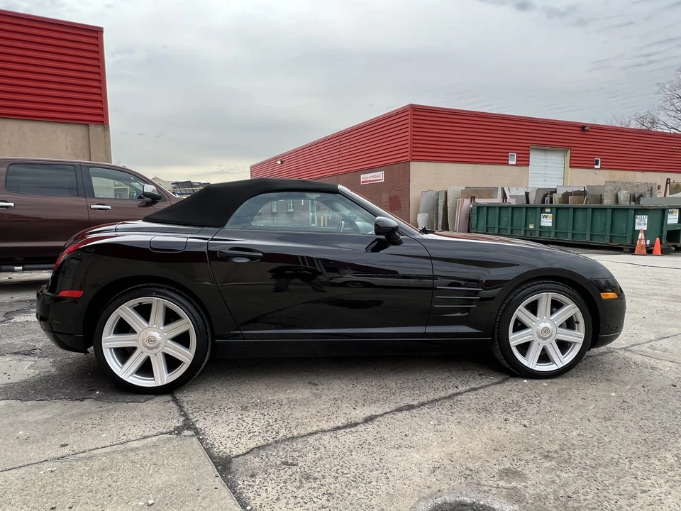 2005 Chrysler Crossfire - Image 8 of 31