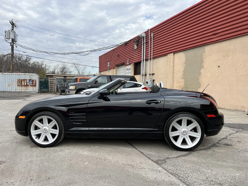 2005 Chrysler Crossfire - Image 13 of 31