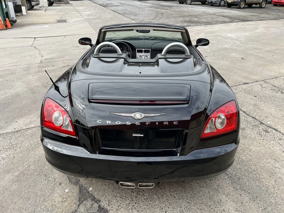 2005 Chrysler Crossfire - Image 15 of 31