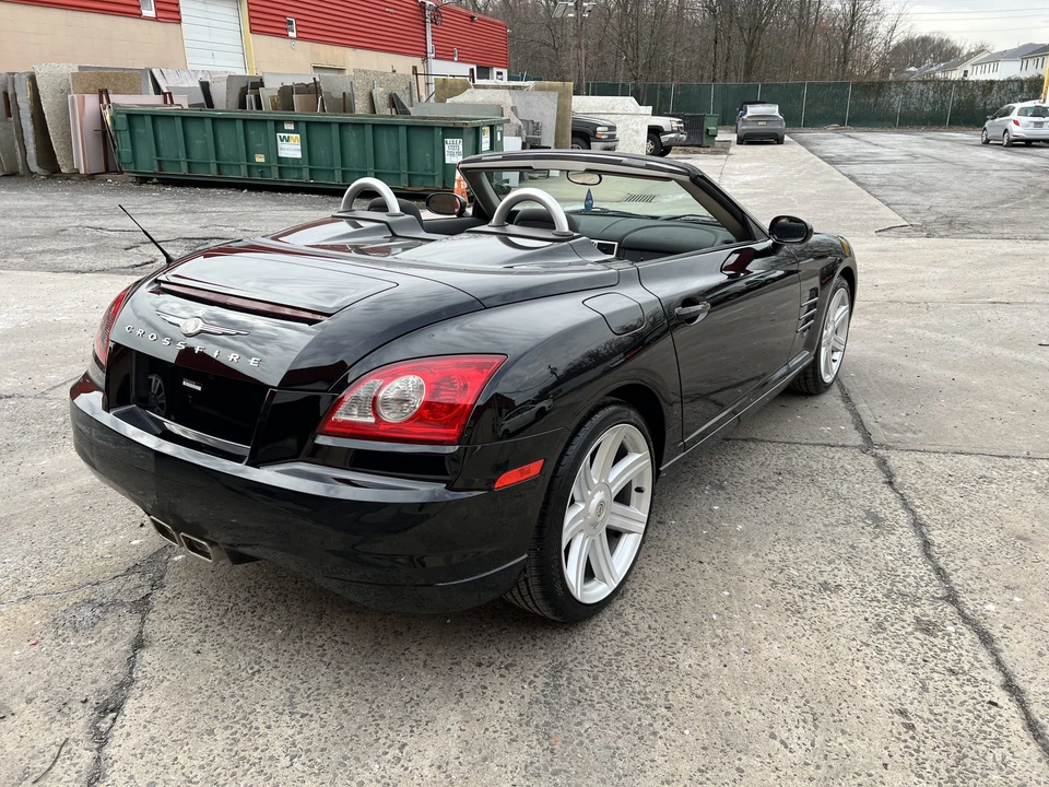 2005 Chrysler Crossfire - Image 16 of 31