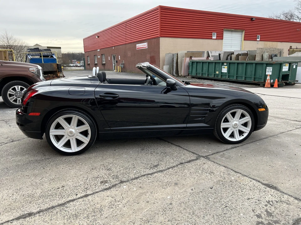2005 Chrysler Crossfire - Image 17 of 31