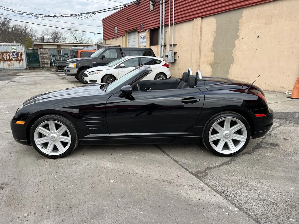 2005 Chrysler Crossfire - Image 12 of 31