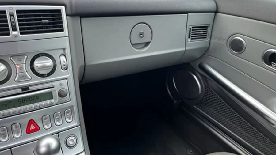2005 Chrysler Crossfire - Image 14 of 16
