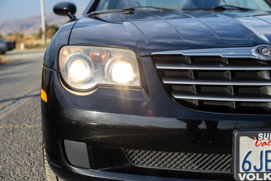 2005 Chrysler Crossfire - Image 10 of 31