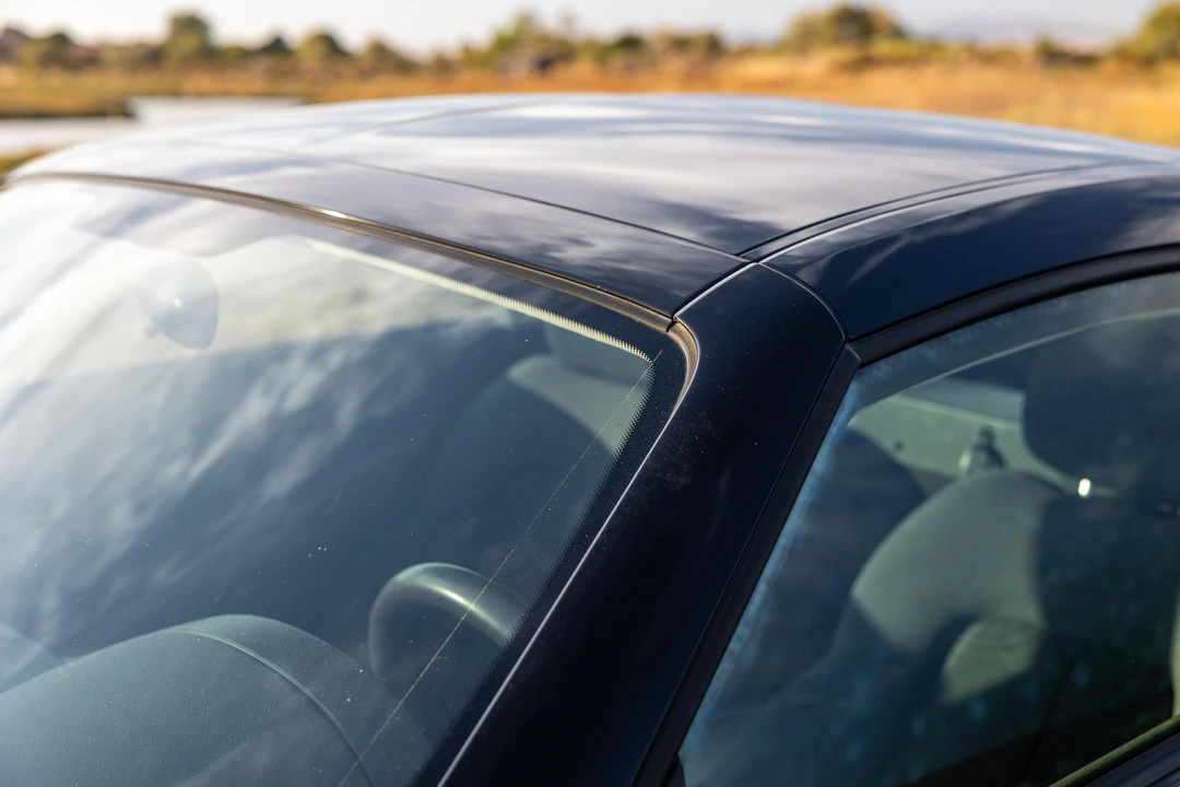 2005 Chrysler Crossfire - Image 18 of 31