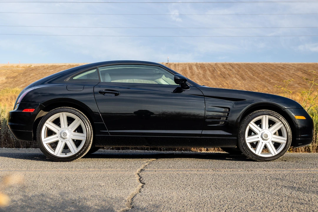 2005 Chrysler Crossfire - Image 3 of 31