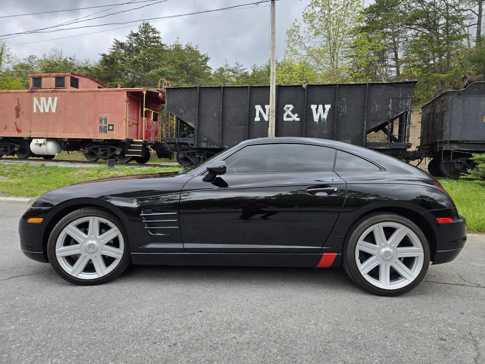 2005 Chrysler Crossfire - Image 8 of 31