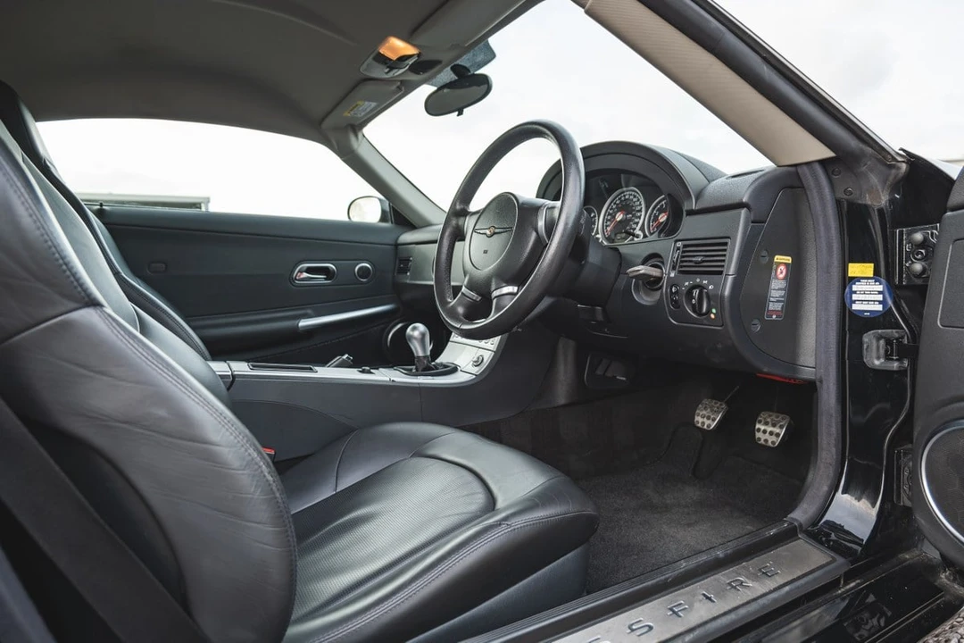 2005 Chrysler Crossfire - Image 25 of 30