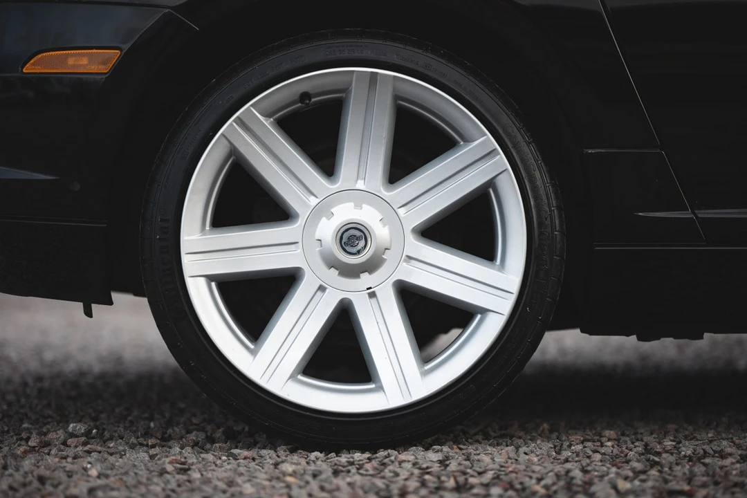 2005 Chrysler Crossfire - Image 22 of 30