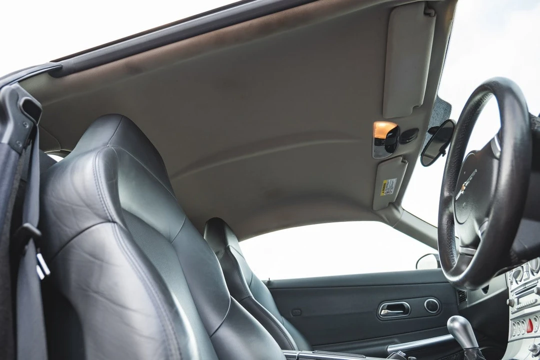 2005 Chrysler Crossfire - Image 27 of 30
