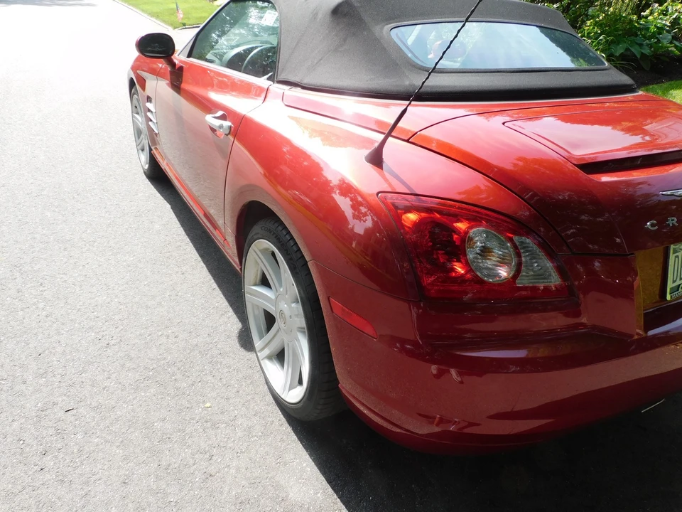 2005 Chrysler Crossfire - Image 2 of 10