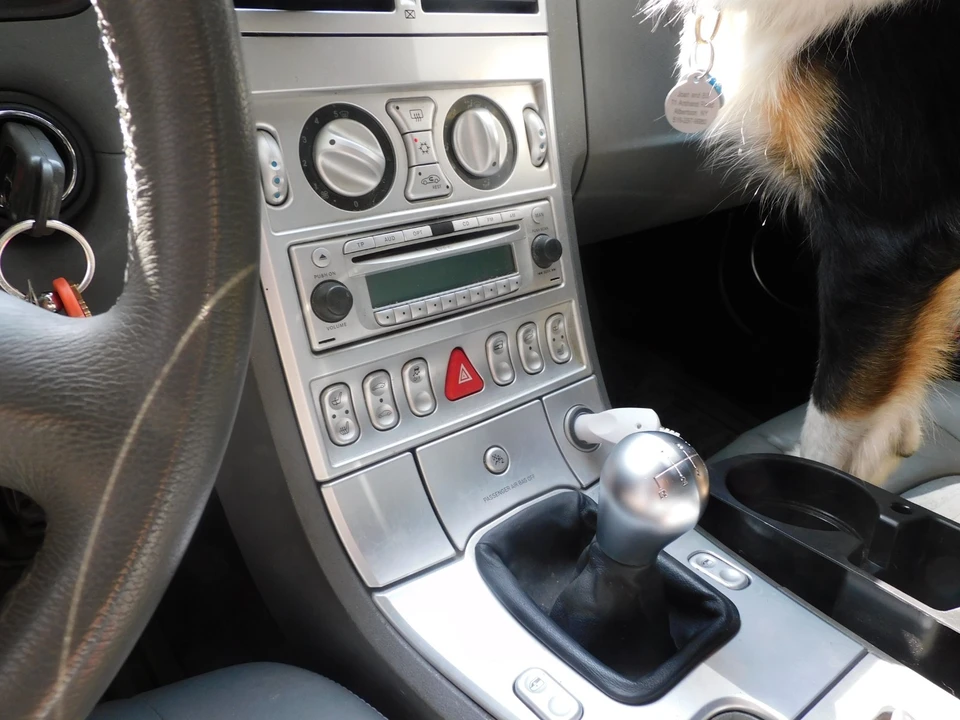 2005 Chrysler Crossfire - Image 10 of 10