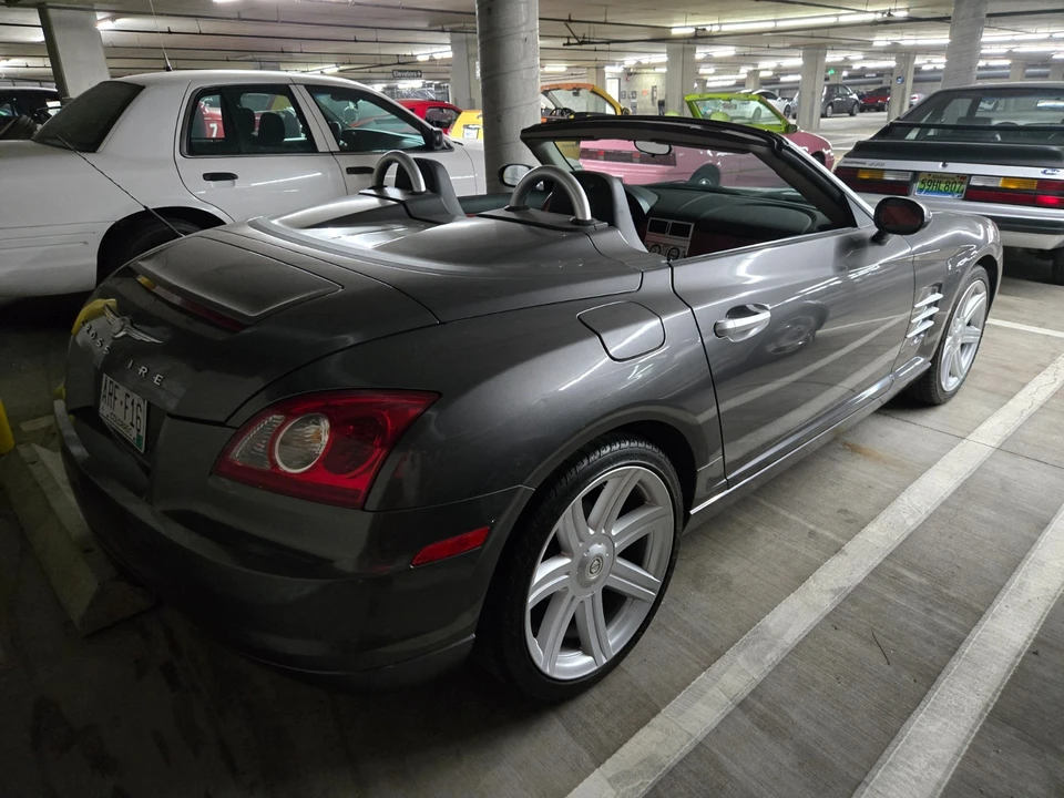 2005 Chrysler Crossfire - Image 5 of 7