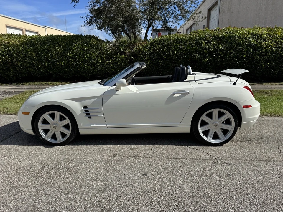 2005 Chrysler Crossfire - Image 2 of 17