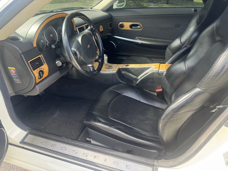 2005 Chrysler Crossfire - Image 14 of 17