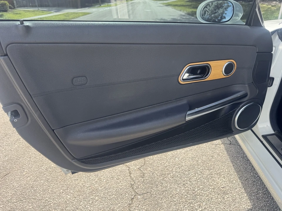 2005 Chrysler Crossfire - Image 15 of 17