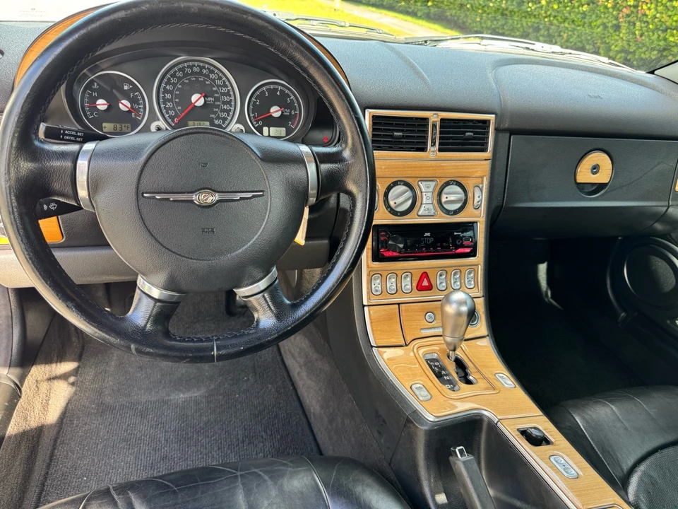 2005 Chrysler Crossfire - Image 16 of 17