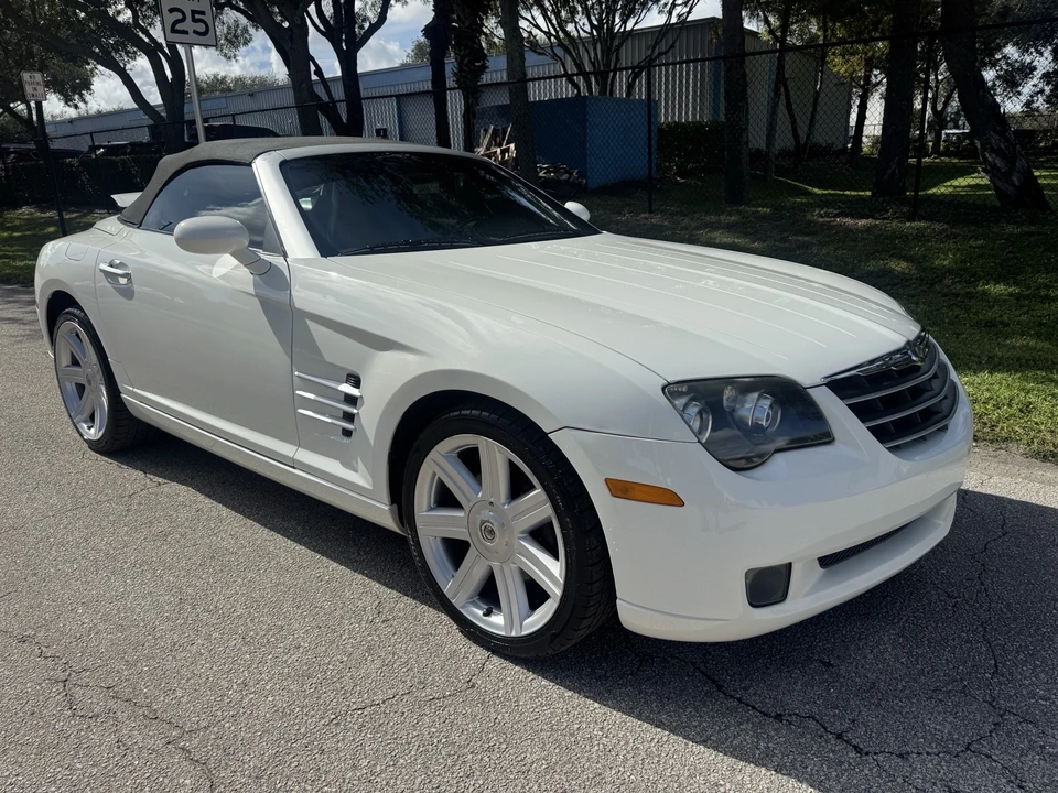 2005 Chrysler Crossfire - Image 5 of 17