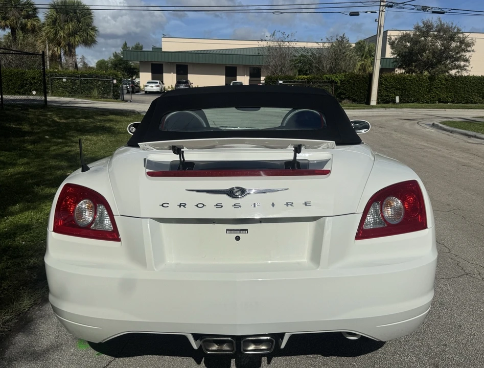 2005 Chrysler Crossfire - Image 8 of 17