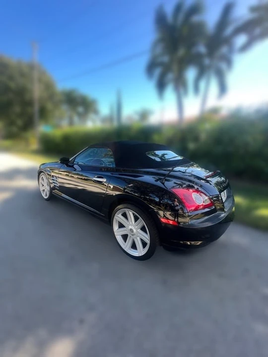 2005 Chrysler Crossfire - Image 9 of 17