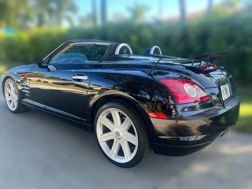 2005 Chrysler Crossfire - Image 12 of 17
