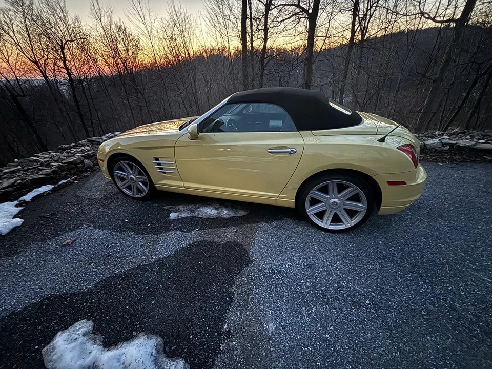2005 Chrysler Crossfire - Image 2 of 9