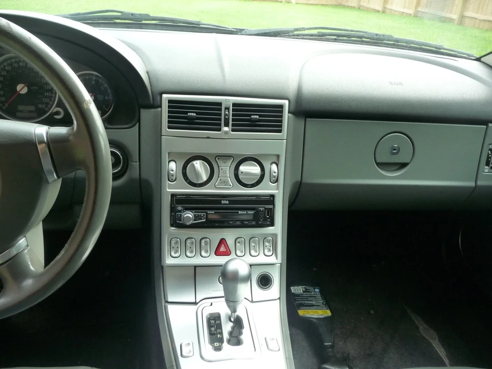2005 Chrysler Crossfire - Image 19 of 22