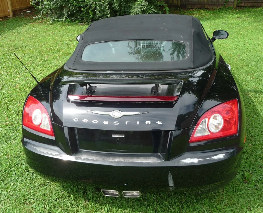 2005 Chrysler Crossfire - Image 7 of 22