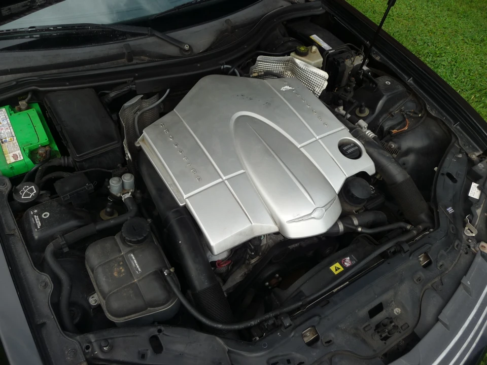 2005 Chrysler Crossfire - Image 15 of 22